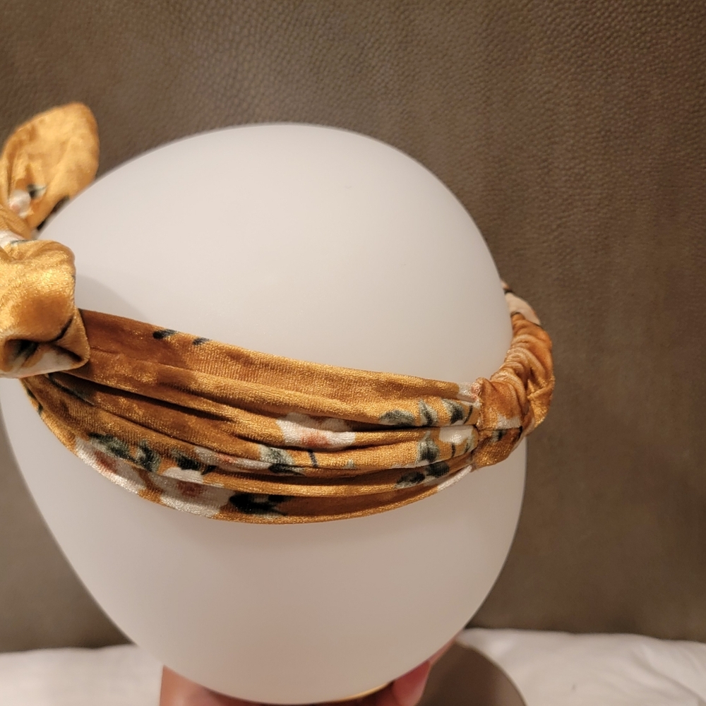 Headband - Picture 2 of 4